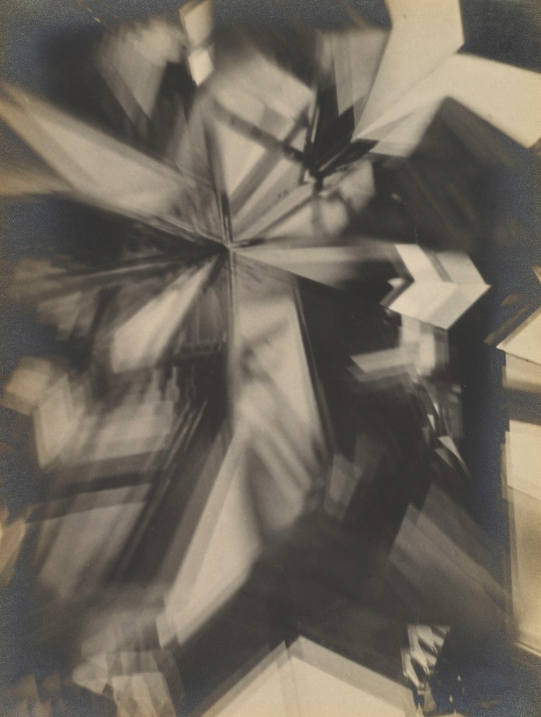 Alvin Langdon Coburn, Chromatics, vers 1917.jpg